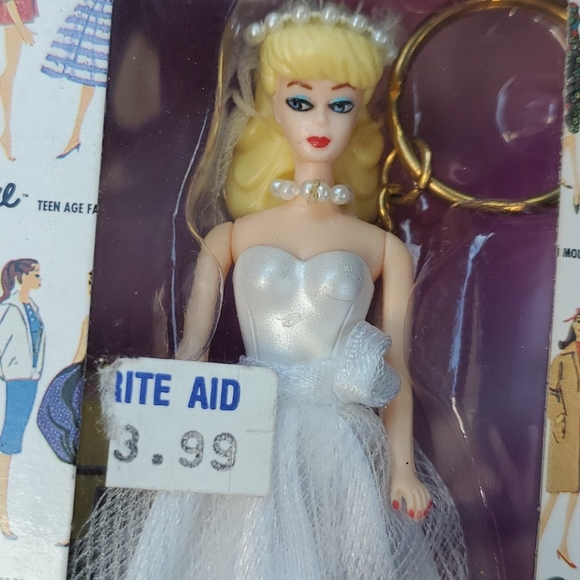 Vintage barbie keychain - Picture 2 of 6